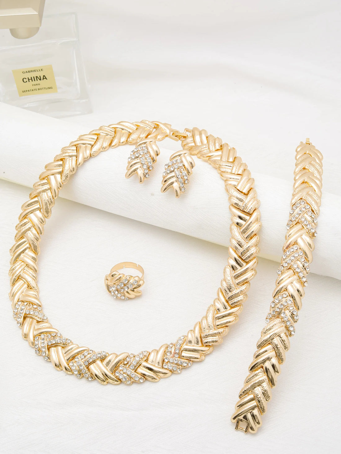 Women's Dubai 18K Gold Plated Luxury Jewellery Set. TrenLux Wear