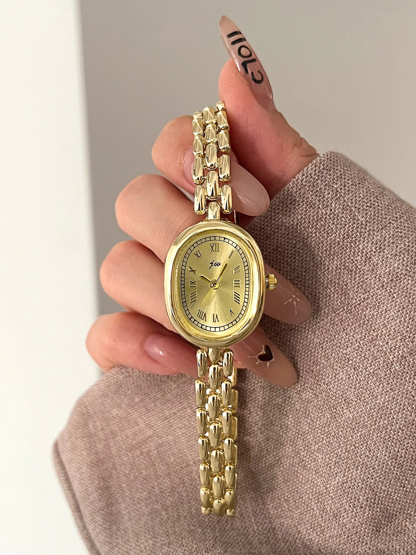 TrenLux Wear Women's Oval Artistic Niche High-Aesthetic Fashion Quartz Wristwatch TrenLux Wear